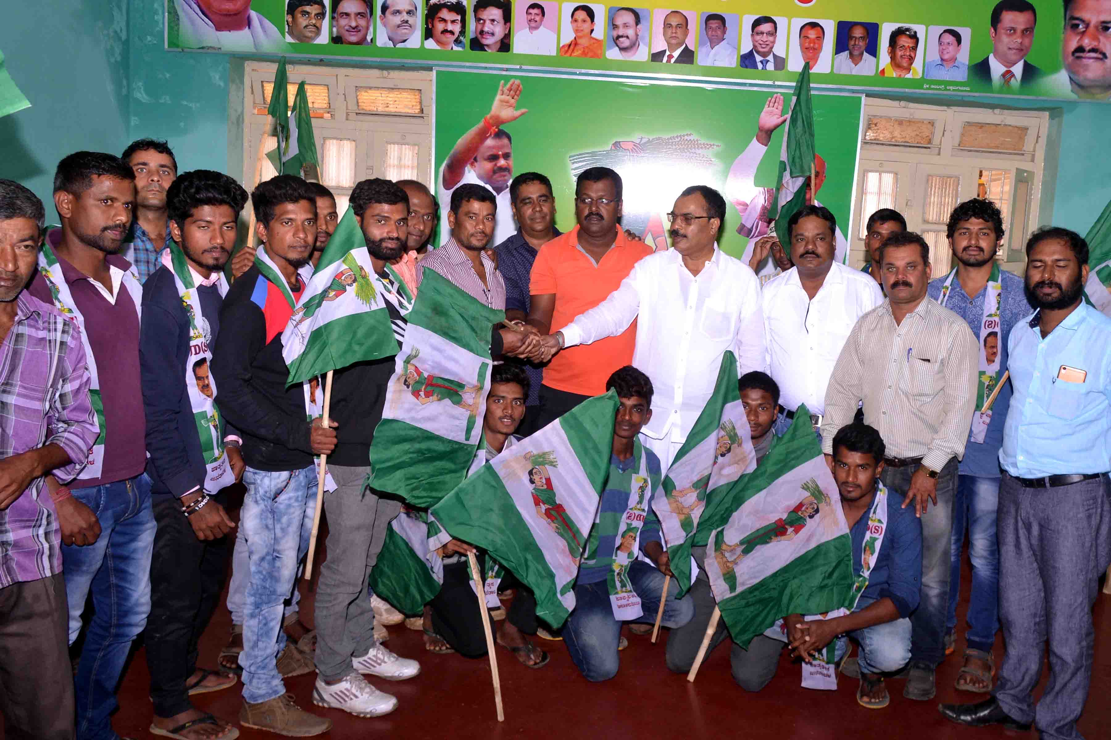 ಕಾಂಗ್ರೆಸ್, ಬಿಜೆಪಿ ಮಾತಿಗೆ ದಲಿತರು, ಯುವಜನರು ಮುರುಳಾಗಬಾರದು: ದೇವರಾಜ್